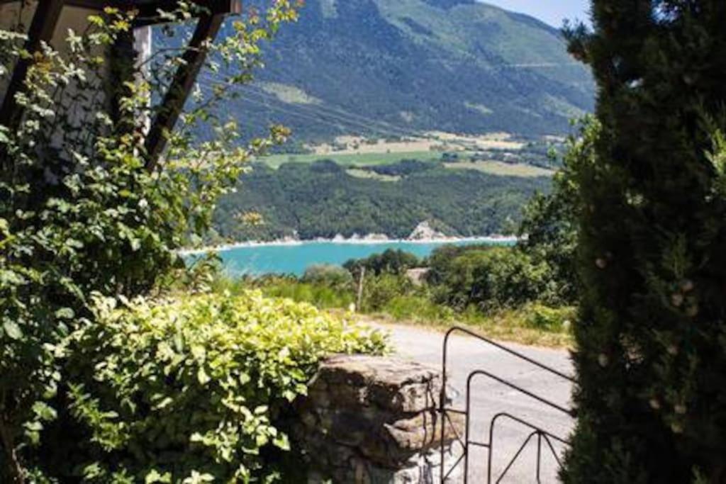 Gite De Charme : La Grange Au Lac Azur Treffort  Exterior photo